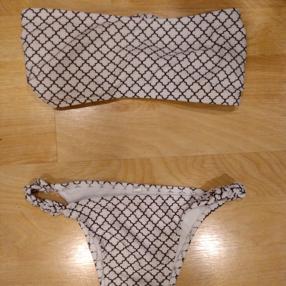 2-piece bikini set w/ braided straps